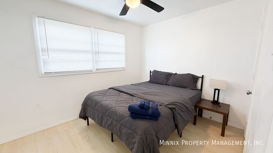 Building Photo - 5005 Avenue W
