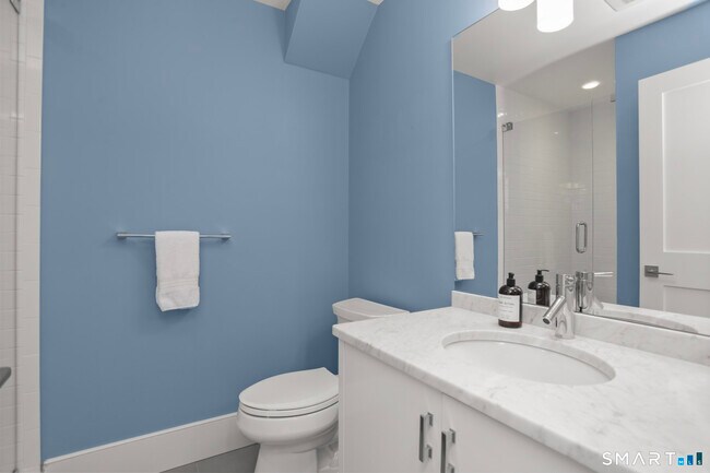 Building Photo - 26 Long Lots Ln