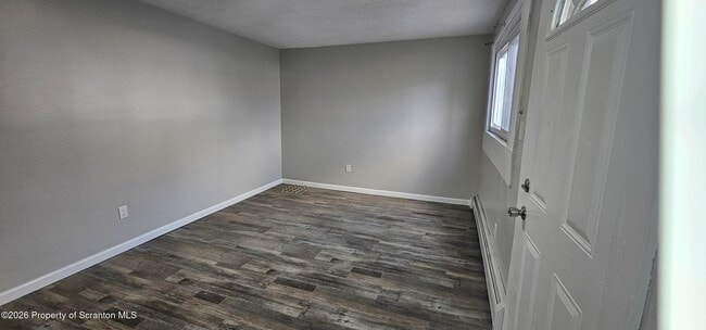 Building Photo - 333 Oak St