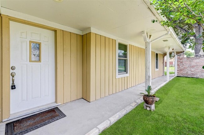 Building Photo - 10526 Huntington Way Dr