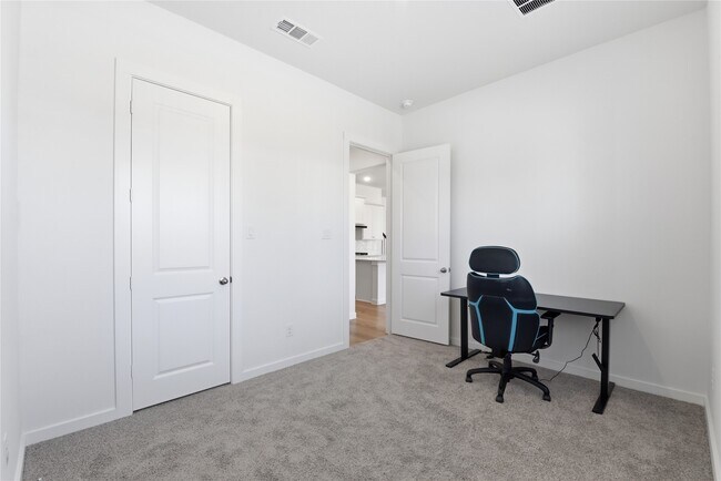 Building Photo - 3220 Loam Ln