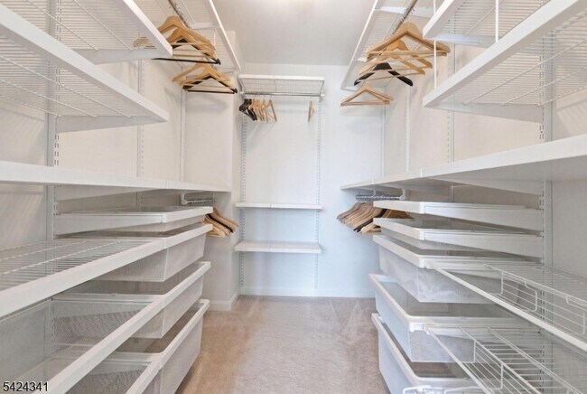 Building Photo - 263 Winding Hill Dr