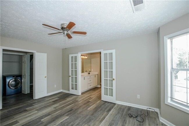 Building Photo - 4130 Wildridge Dr