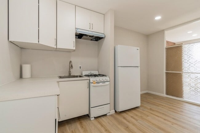 Building Photo - 40 Beacon Ave