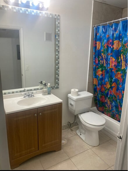 Building Photo - 9727 Hammocks Blvd