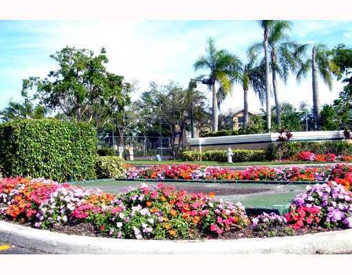 Building Photo - 9833 Westview Dr