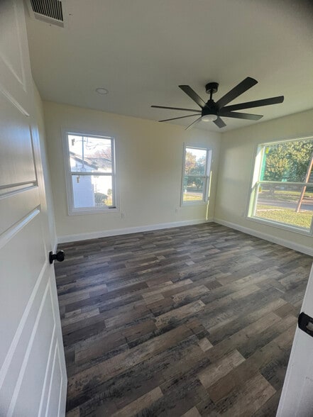 Building Photo - 1607 Lansford Ave