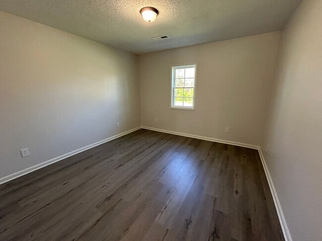 Building Photo - 1156 S Washington Ave