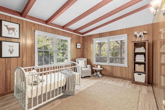 Building Photo - Spacious 4 Bedroom 2 bath home in Pawley's Island