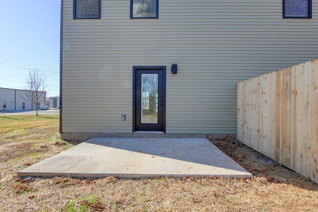 Building Photo - 102 Rosenwald St