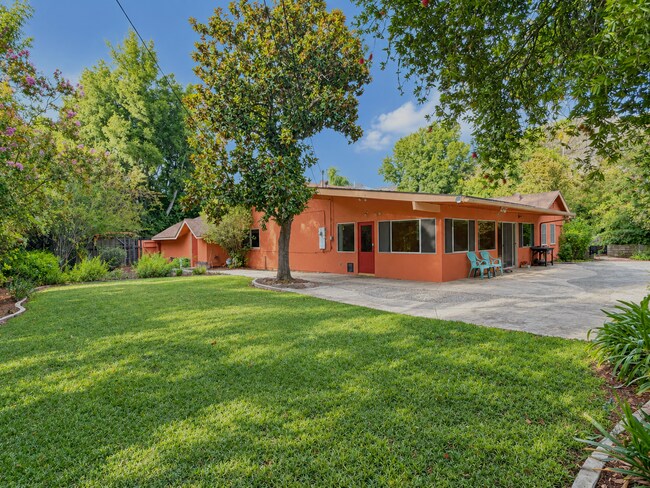 Building Photo - 108 Barret Rd