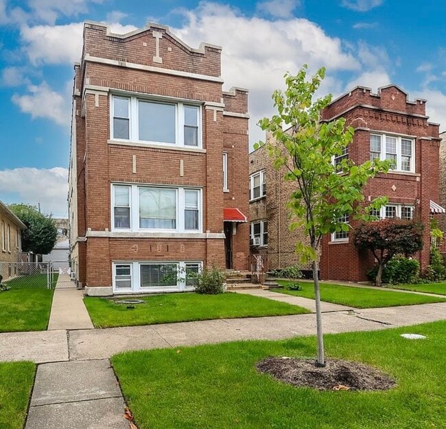 Building Photo - 3414 N Ridgeway Ave