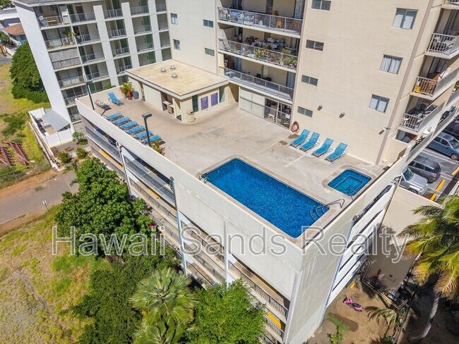 Building Photo - 2452 Tusitala St