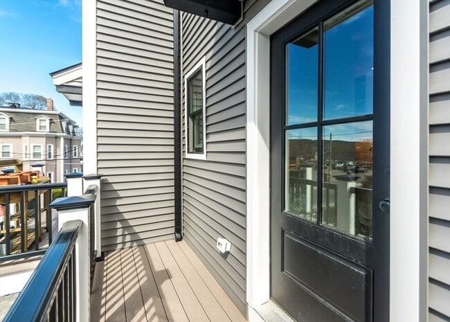 Building Photo - 29 Cherry St