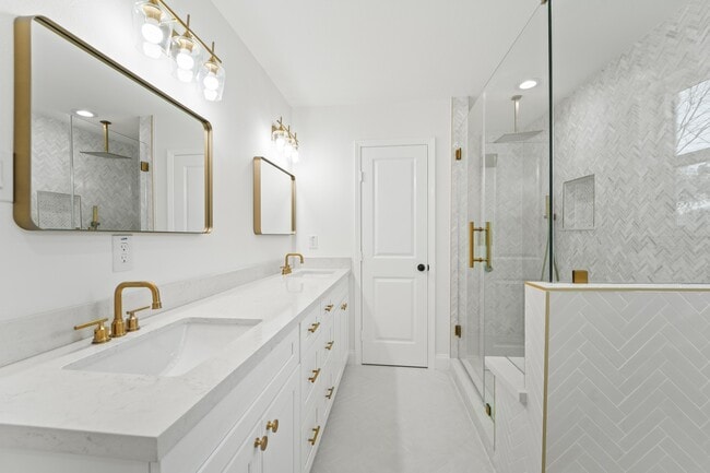 Building Photo - 10722 Lynbrook Dr