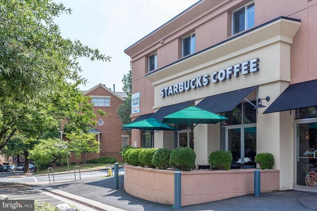 Building Photo - 1021 N Garfield St