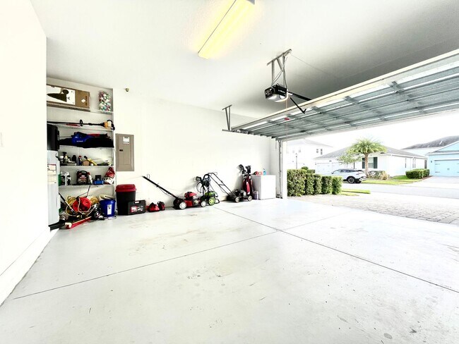 Building Photo - Available Move In 06/01! - Beautiful 3 Bed...