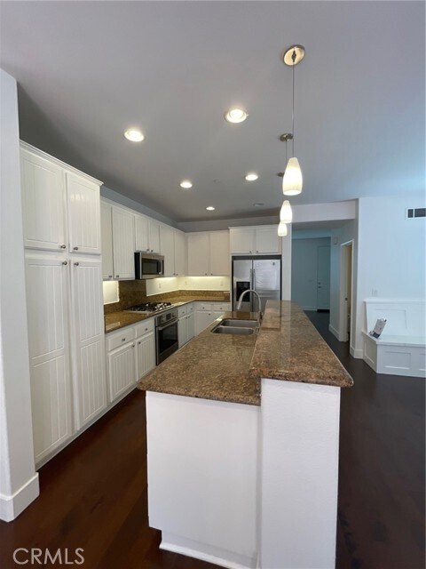 Building Photo - 5176 Acorn Dr