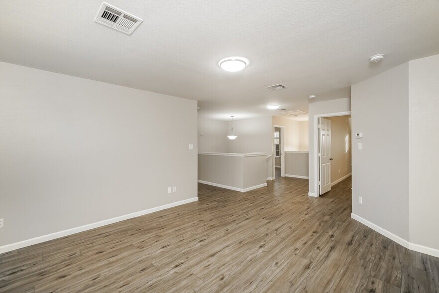 Building Photo - 208 Rinehardt St