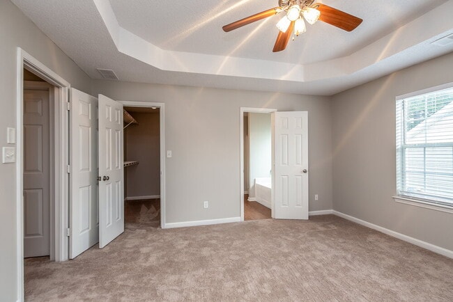 Building Photo - 318 The Gables Dr