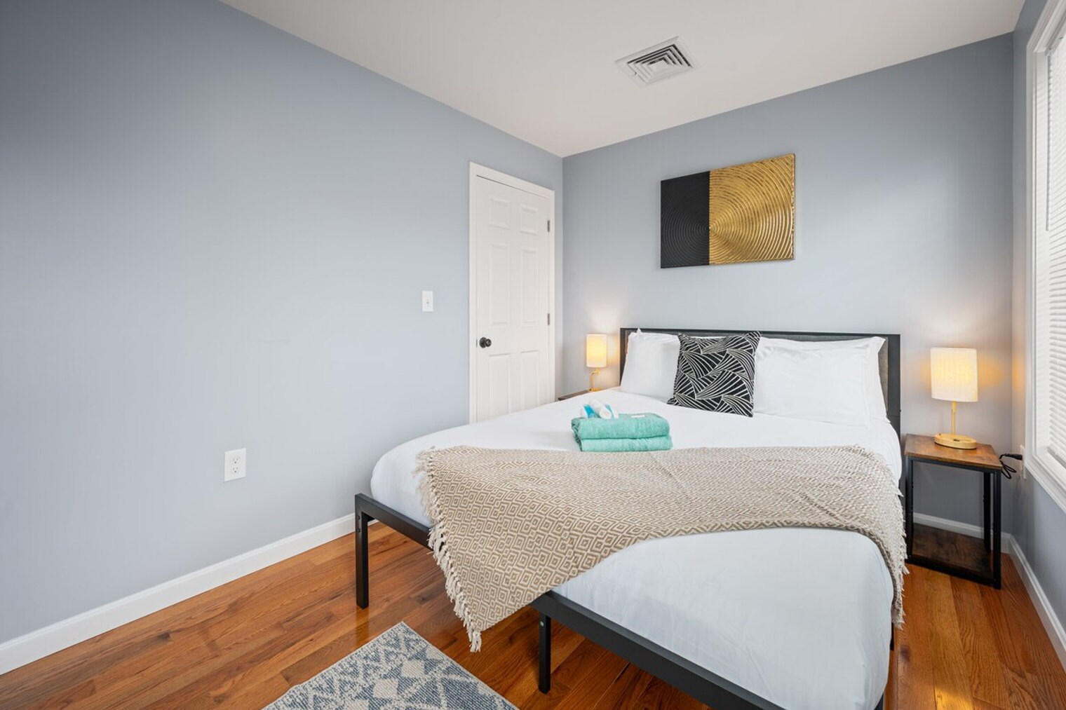 Building Photo - 109 Flora St