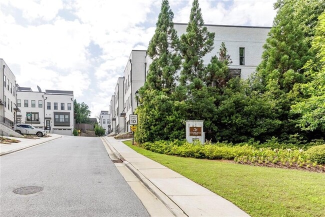 Building Photo - 842 Stonehill Ln