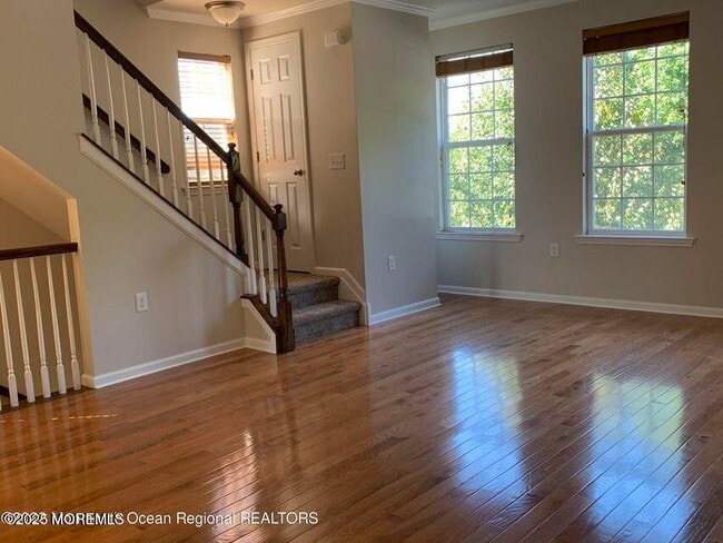 Building Photo - 245 Chickadee Ct
