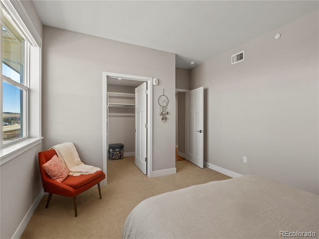 Building Photo - 210 S Cherrywood Dr