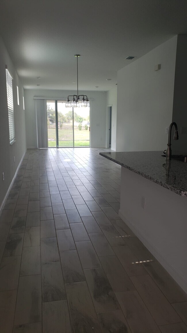 Building Photo - 6709 Great Bear Dr