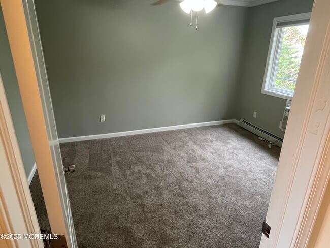 Building Photo - 35 Sternberger Ave