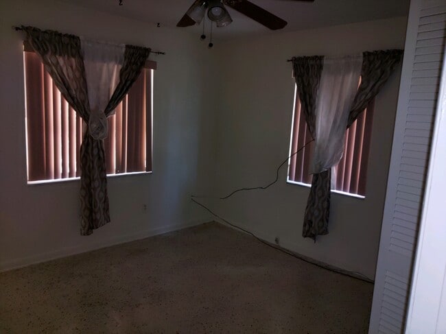 Building Photo - 1581 Fort Smith Blvd