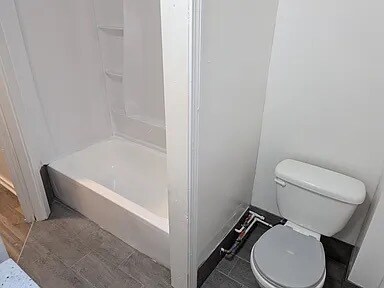 Building Photo - 6th St