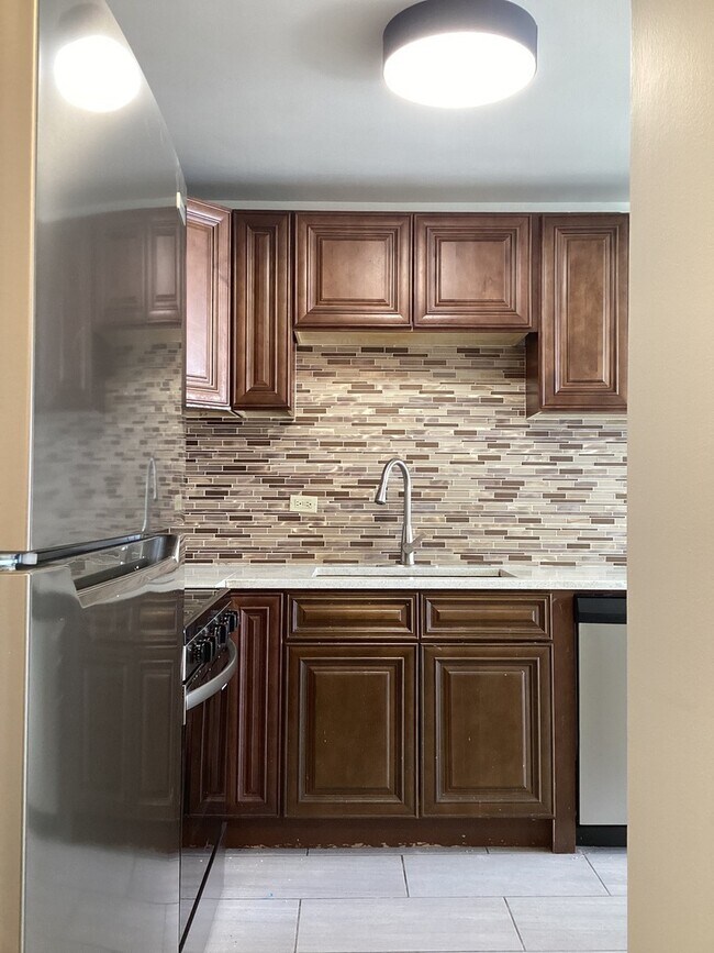 Building Photo - 5100 N Marine Dr