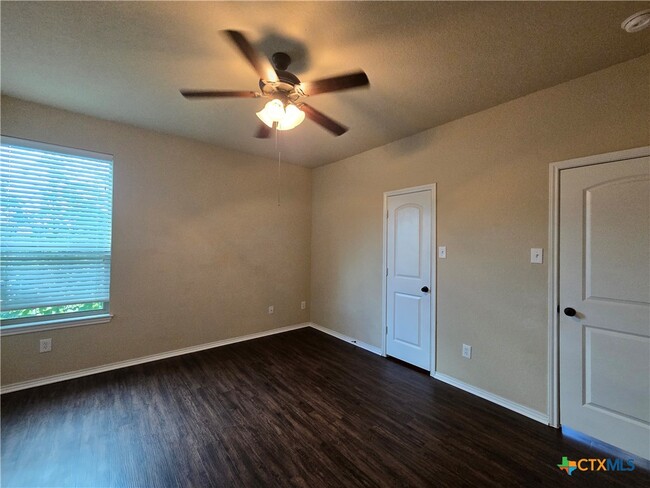 Building Photo - 297 Rosalie Dr