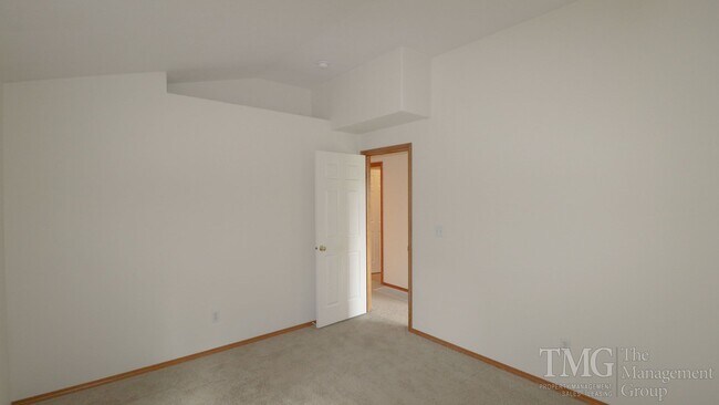 Building Photo - Beautiful 4-Bedroom Home with Custom Finishes & Thoughtful Layout