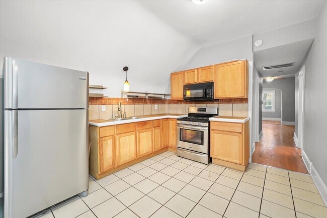 Building Photo - 2334 N 74th Ave