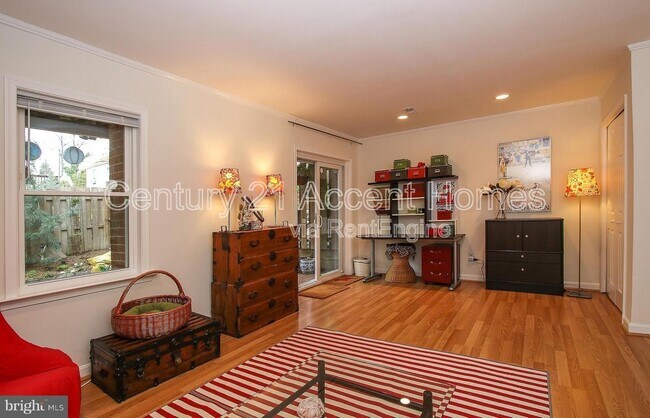Building Photo - 3009 20th Ct S