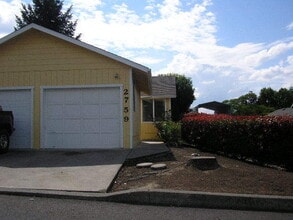 Building Photo - Cozy Condo on the Westside!