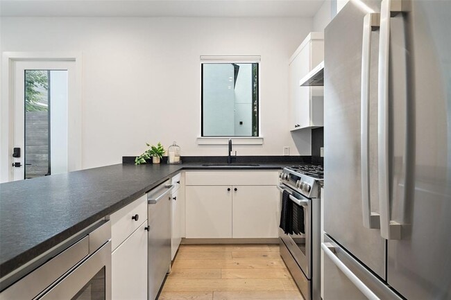 Building Photo - 1903 Frazier Ave