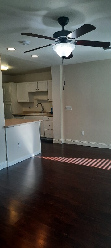 Building Photo - 4924 Cabrillo Way