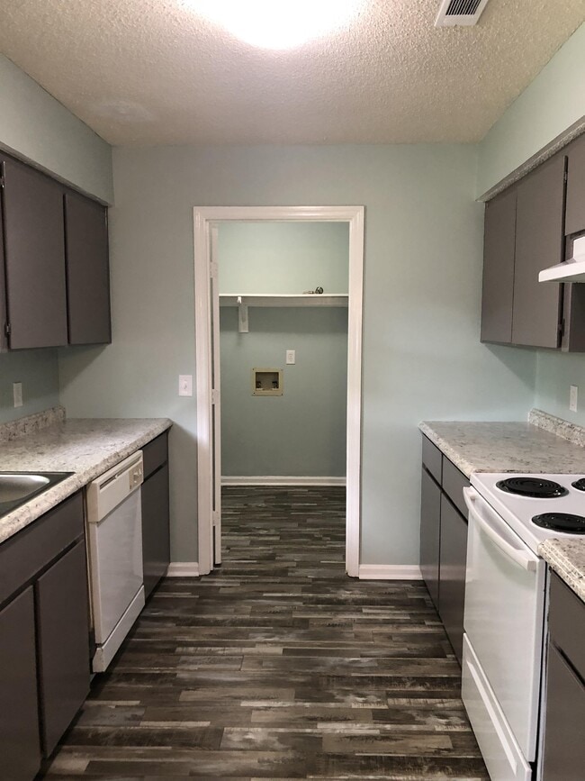 Building Photo - 663 Windward Dr