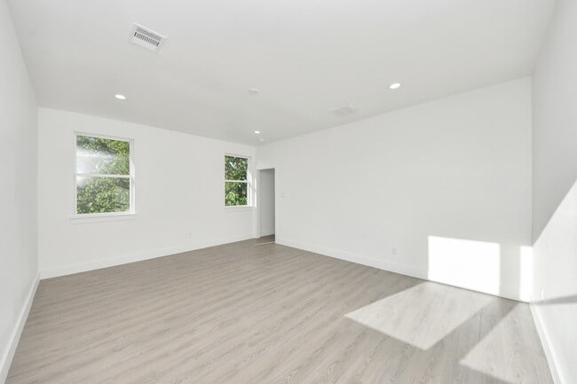 Building Photo - 9021 Spaulding St
