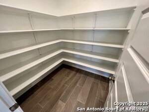 Building Photo - 204 Kinsley Wy