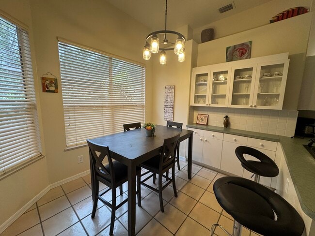 Building Photo - 1872 SW Airoso Blvd