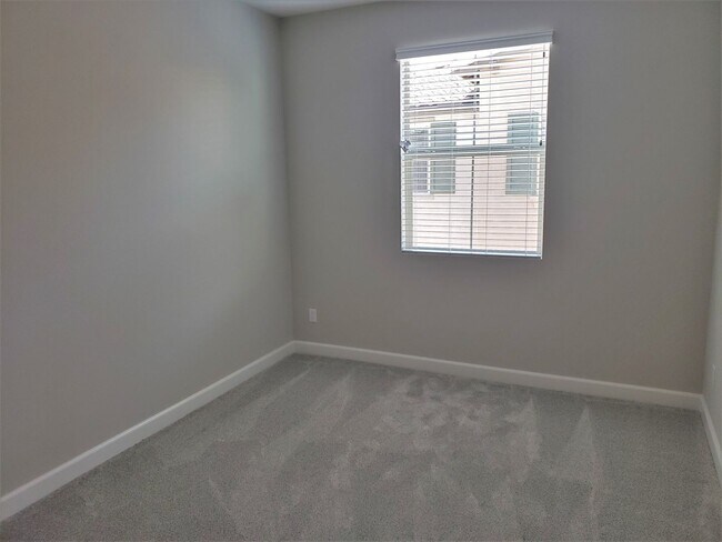 Building Photo - Stunning New Home for Rent in Vista