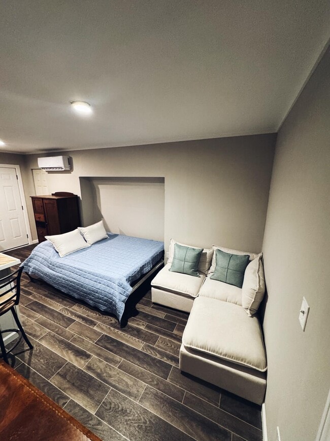 Building Photo - 474 Bob O Link Dr