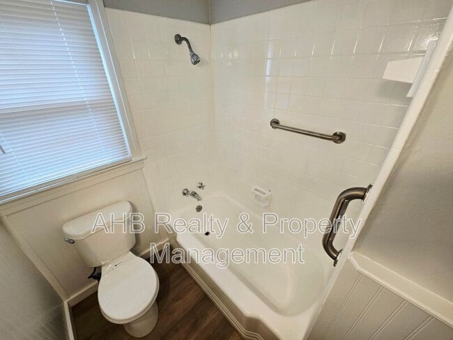 Building Photo - 1218 Franklin St