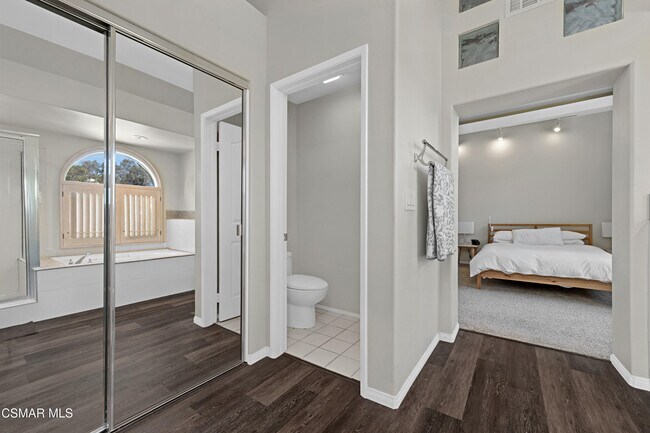 Building Photo - 1048 Mountain Oak Pl