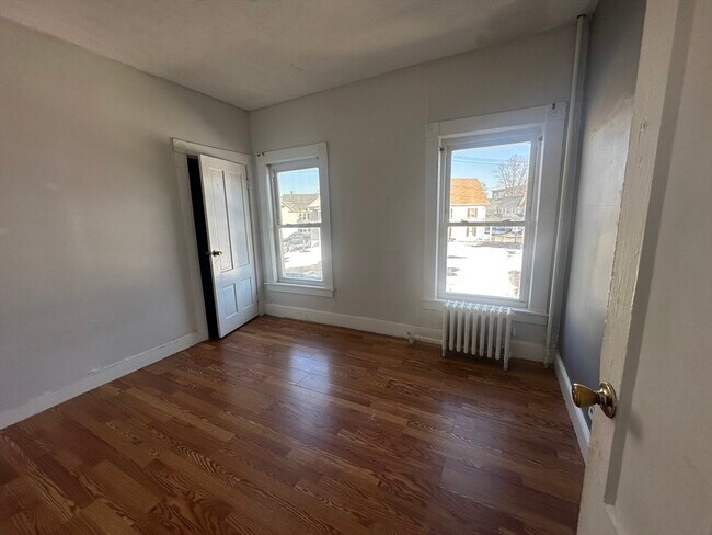 Building Photo - 124 Kendall St