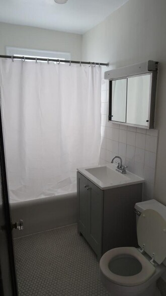 Building Photo - 1456 W Highland Ave